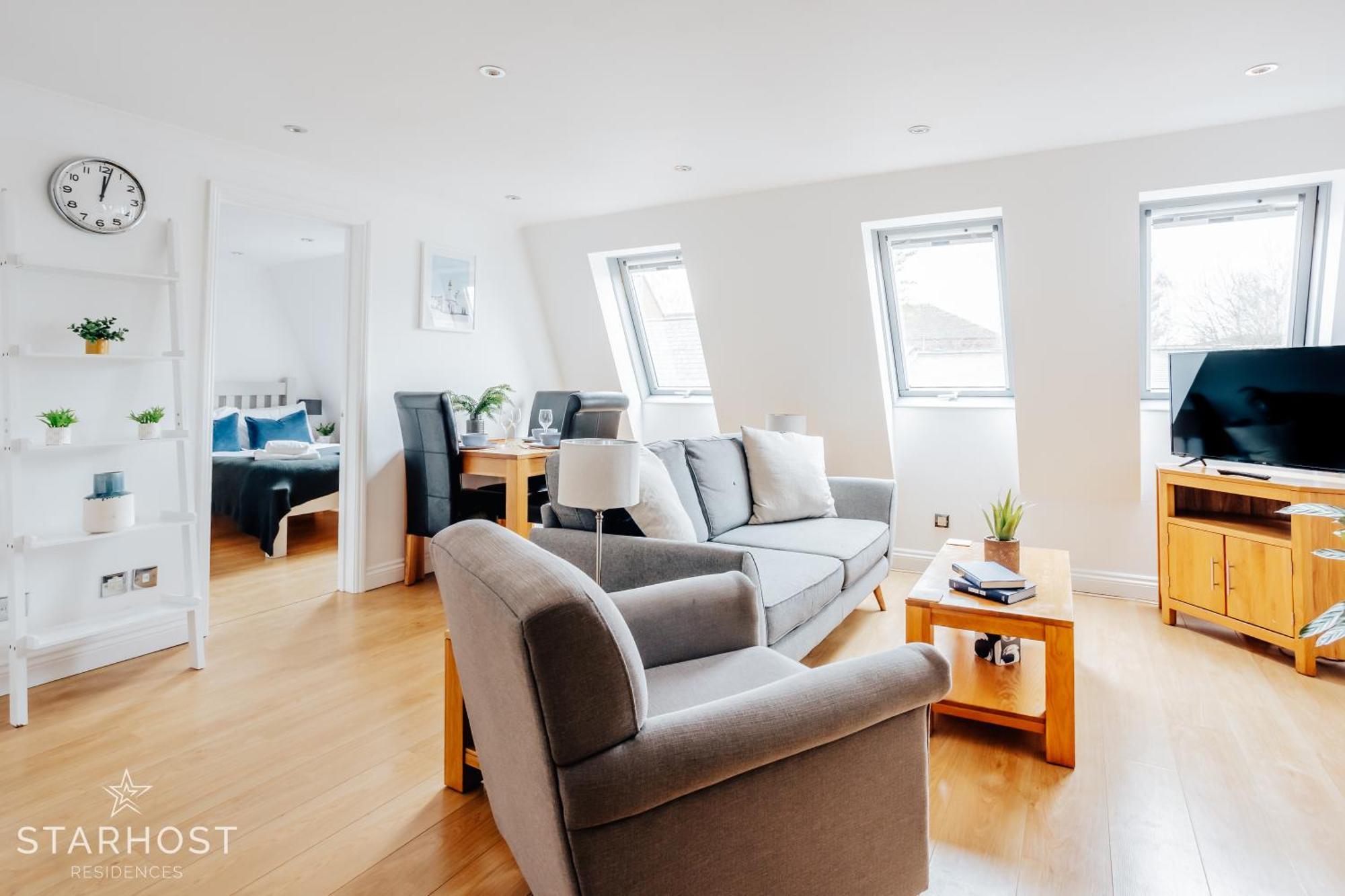 Central 3 Bed Apartment At Regents Court, Newbury Newbury  Kültér fotó
