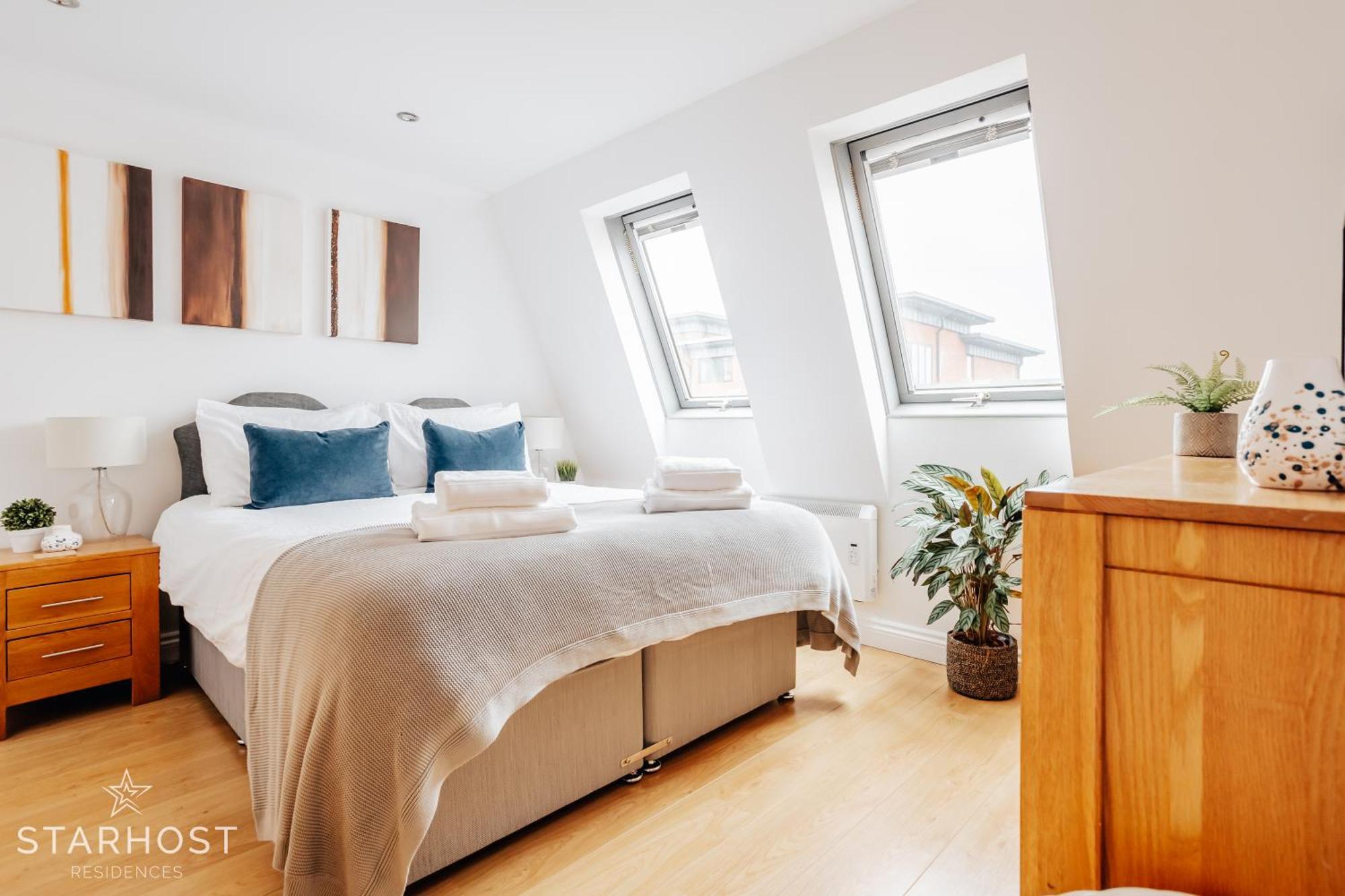 Central 3 Bed Apartment At Regents Court, Newbury Newbury  Kültér fotó