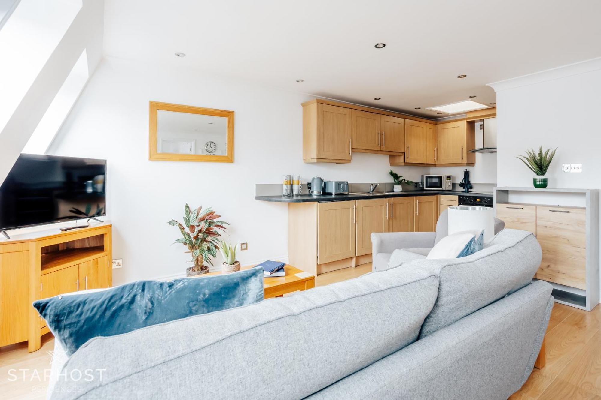 Central 3 Bed Apartment At Regents Court, Newbury Newbury  Kültér fotó