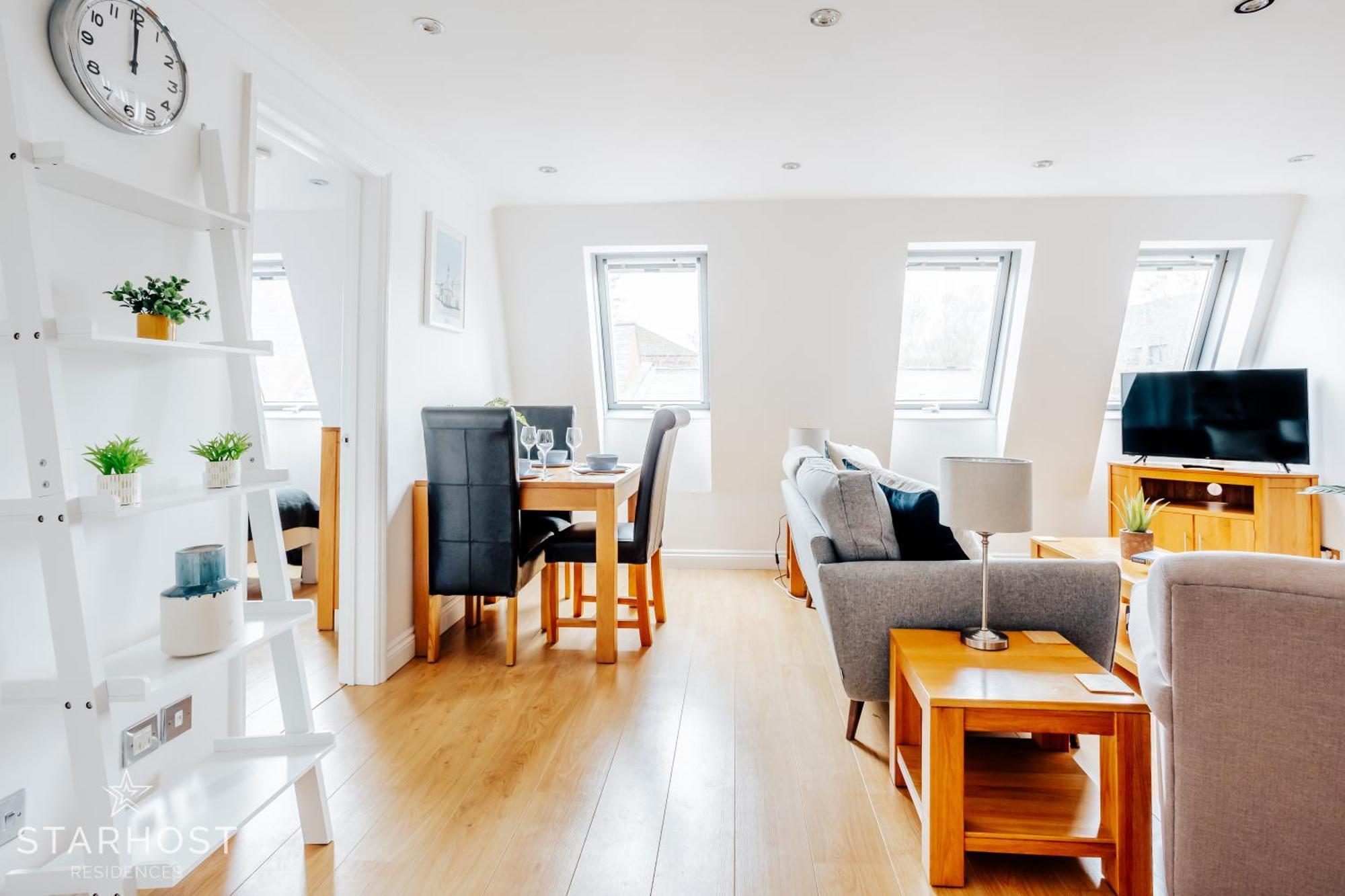 Central 3 Bed Apartment At Regents Court, Newbury Newbury  Kültér fotó